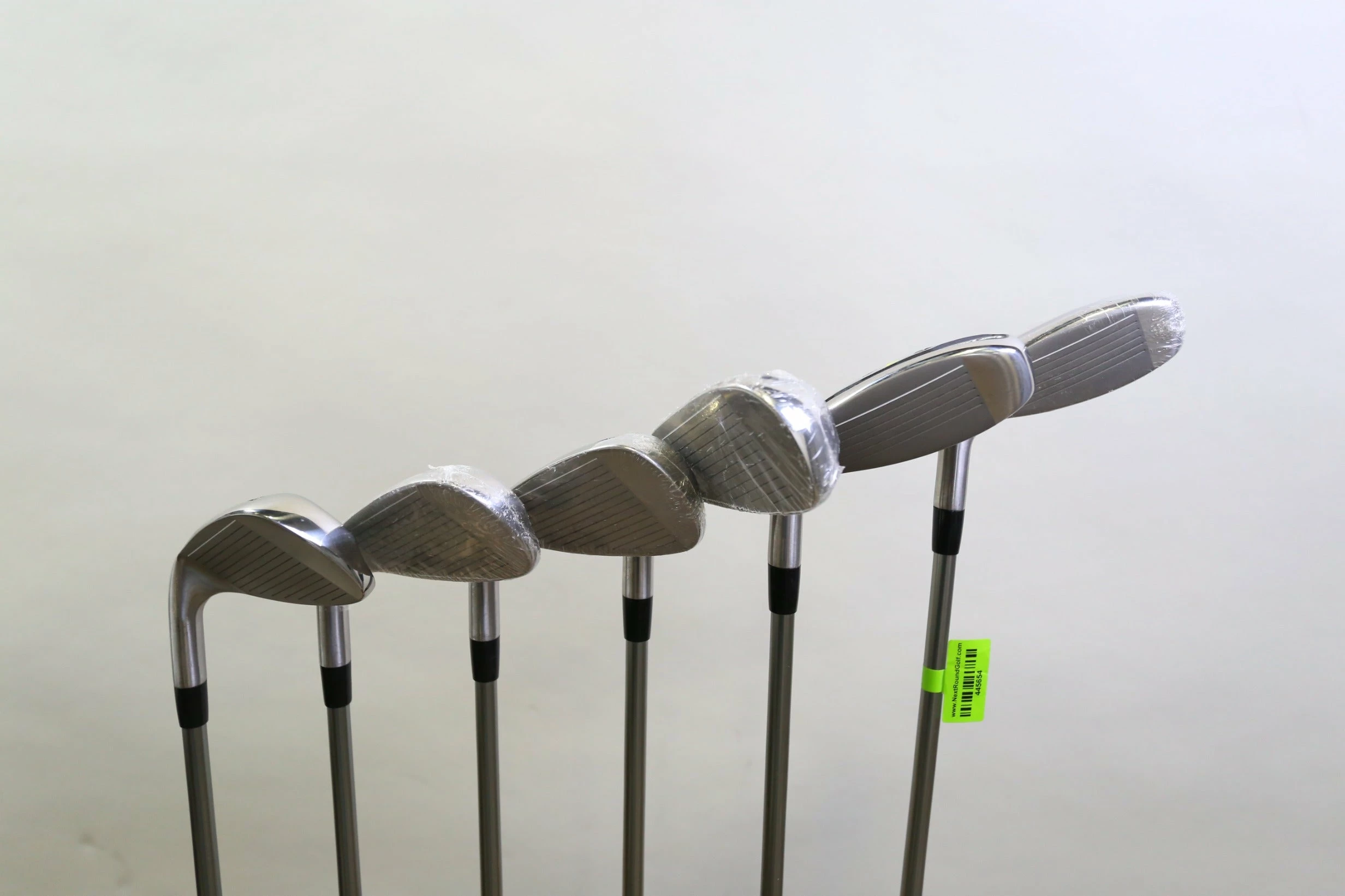 Tour Edge HL4 4-6, 8, 9, PW Iron Set RH Graphite Shaft Seniors Flex - Image 2