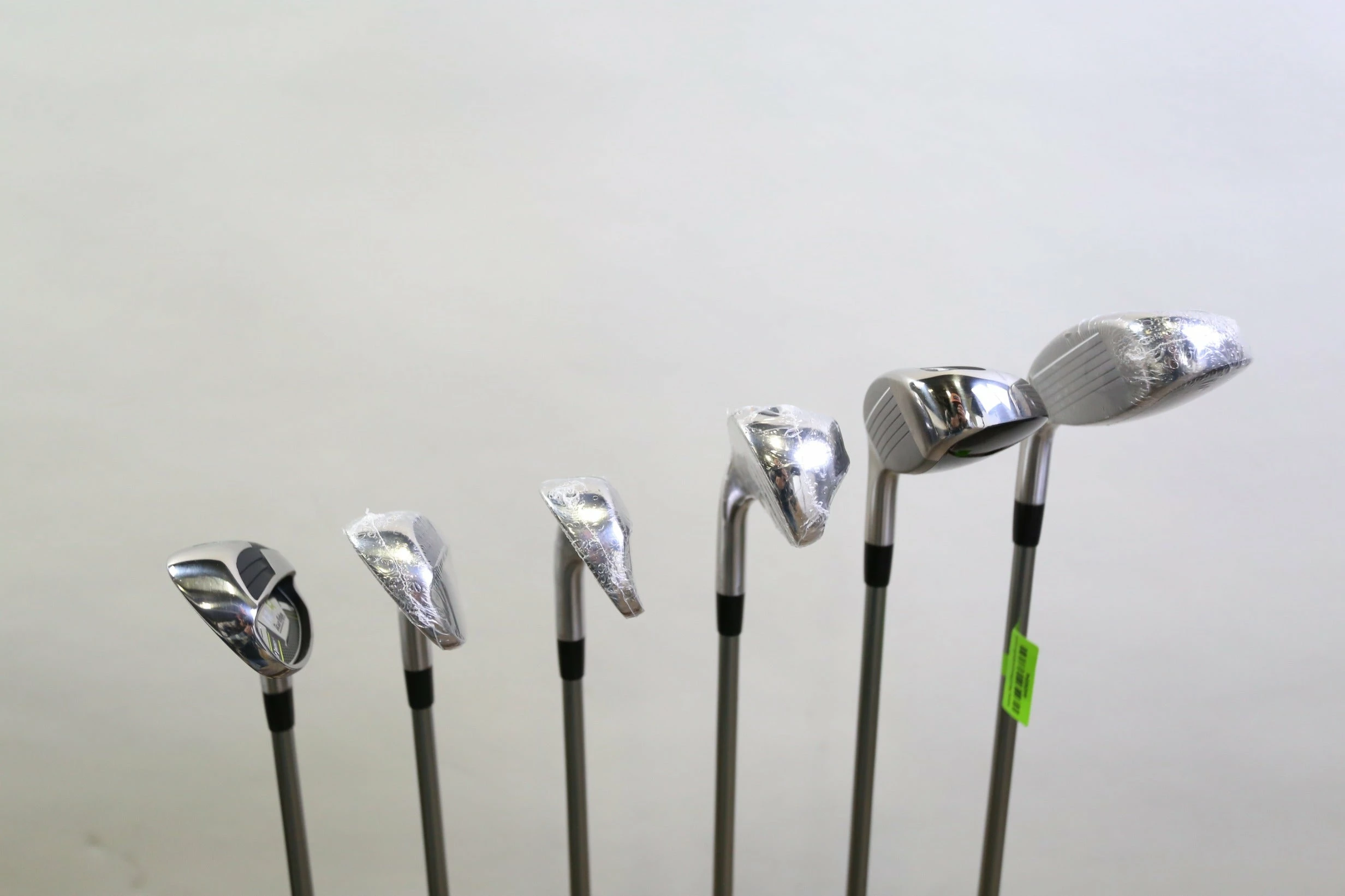 Tour Edge HL4 4-6, 8, 9, PW Iron Set RH Graphite Shaft Seniors Flex - Image 3